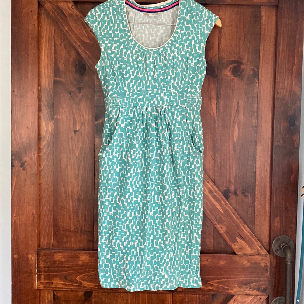 Boden dress in green and white print, size 4 Long